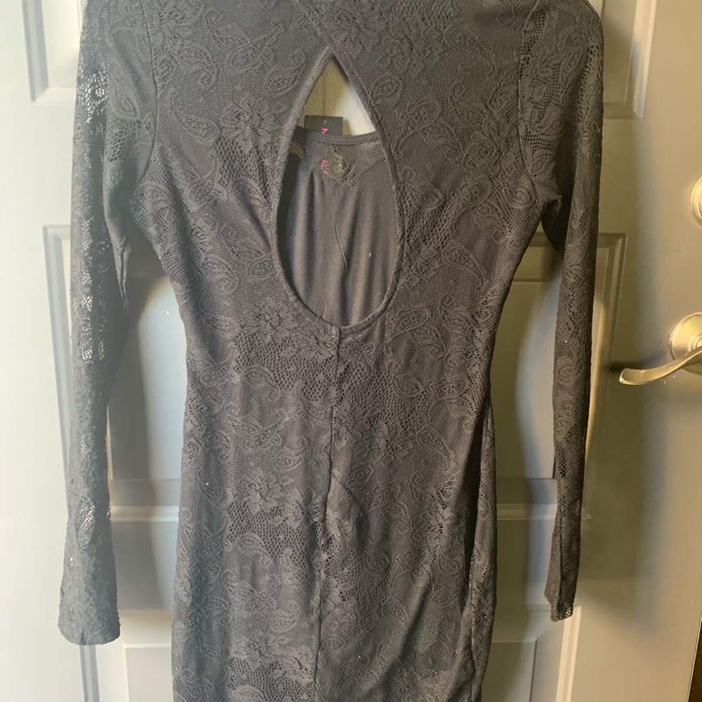 Dress - Picture 3 of 3